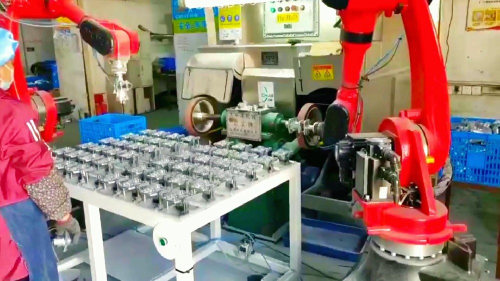 打磨上下料機器人案例展示江蘇常州萊柯工業